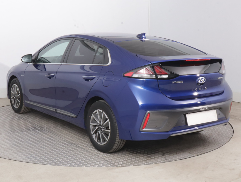 Hyundai Ioniq, 2021