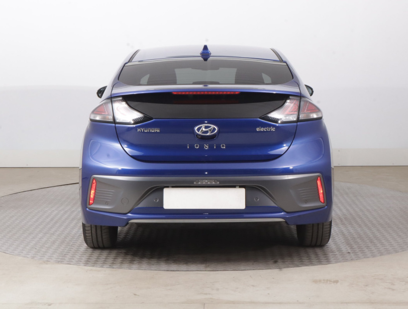 Hyundai Ioniq, 2021