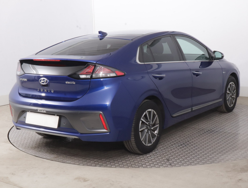 Hyundai Ioniq, 2021