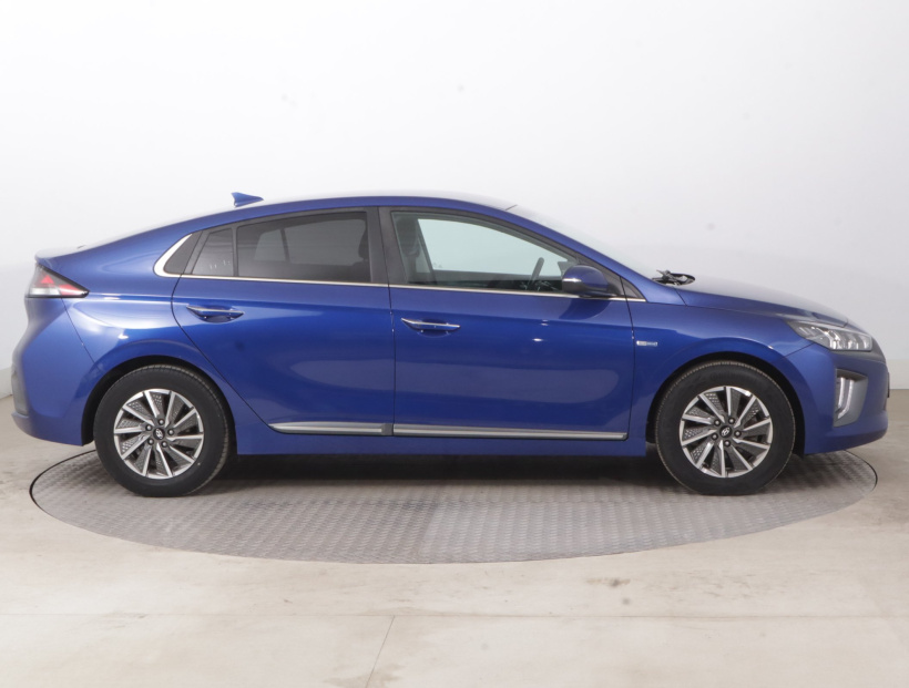 Hyundai Ioniq, 2021