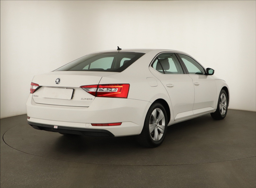 Škoda Superb, 2017