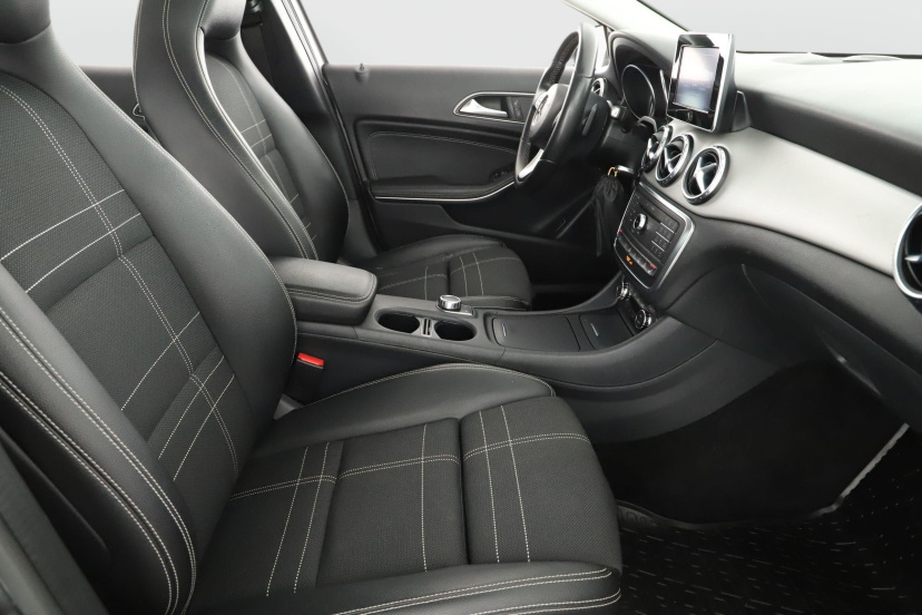 Mercedes-Benz GLA, 2016