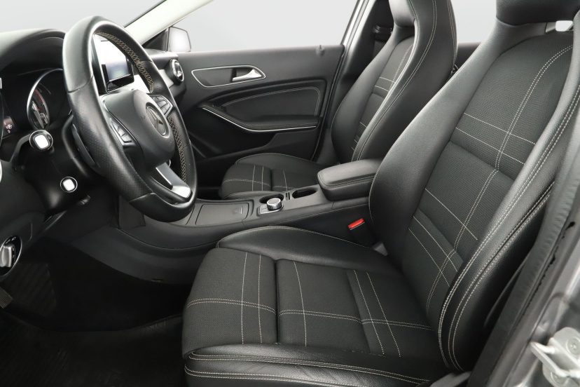 Mercedes-Benz GLA, 2016