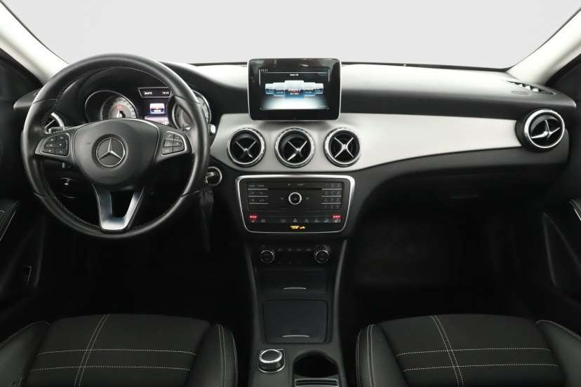 Mercedes-Benz GLA, 2016
