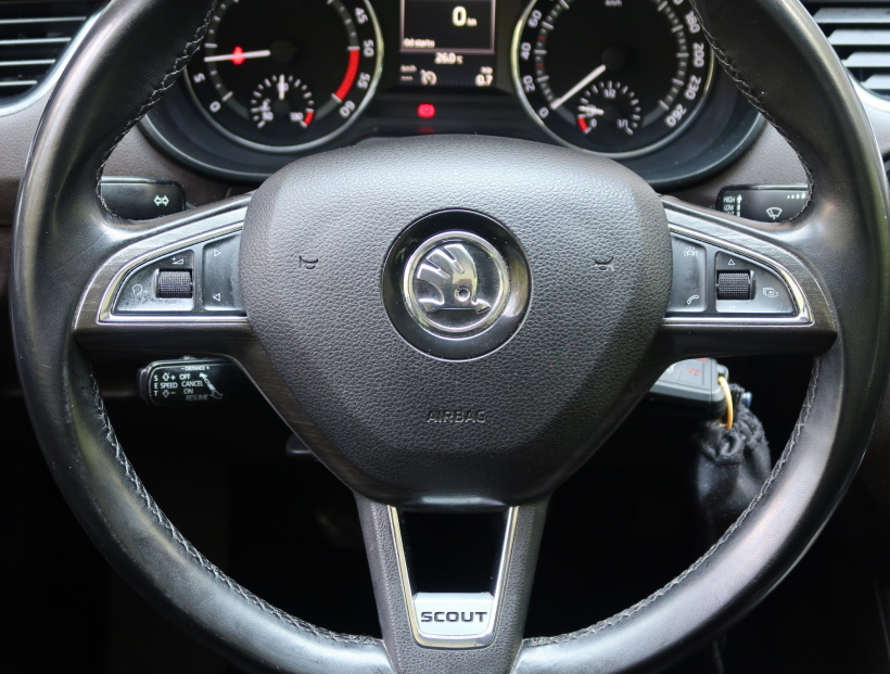 Škoda Octavia Scout, 2016