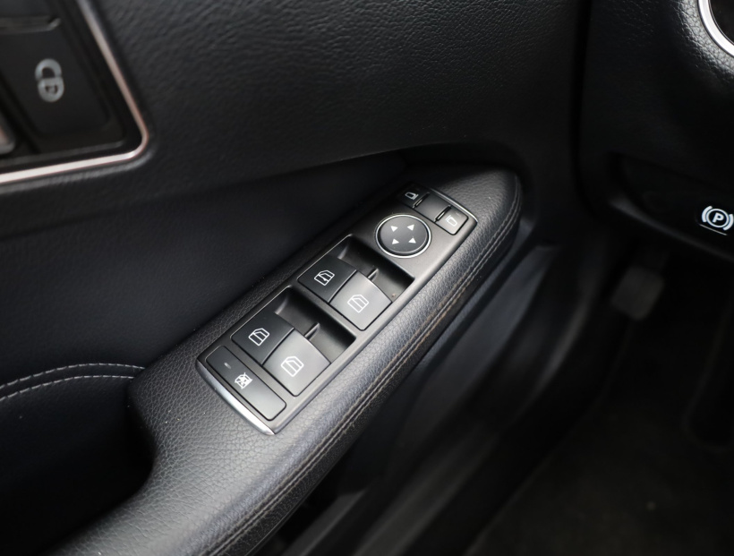 Mercedes-Benz E, 2013