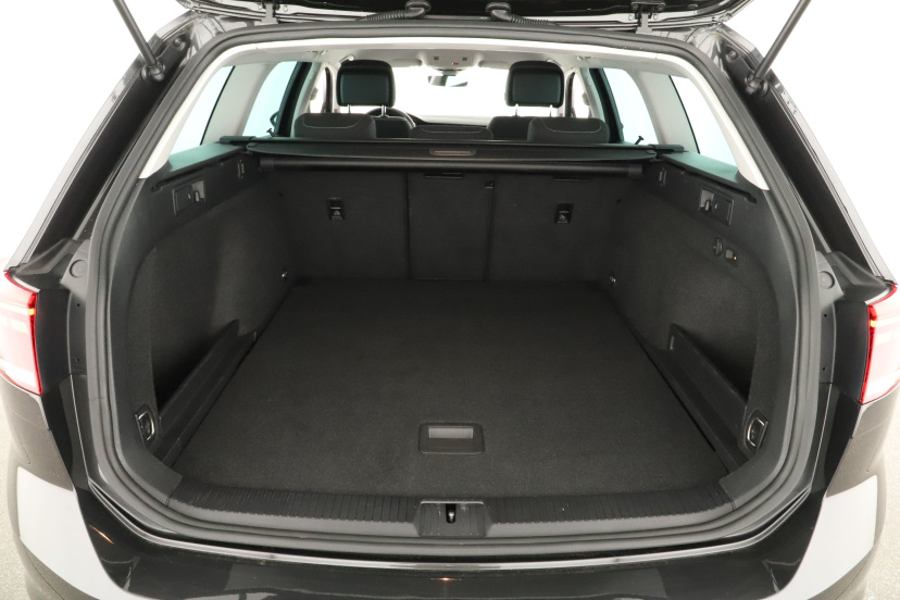 Volkswagen Passat, 2023
