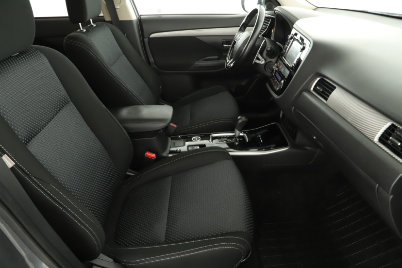 Mitsubishi Outlander, 2018