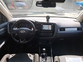 Mitsubishi Outlander - 2018