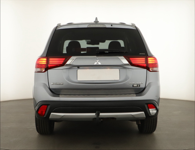Mitsubishi Outlander, 2018