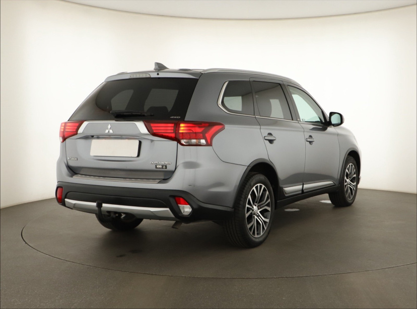 Mitsubishi Outlander, 2018
