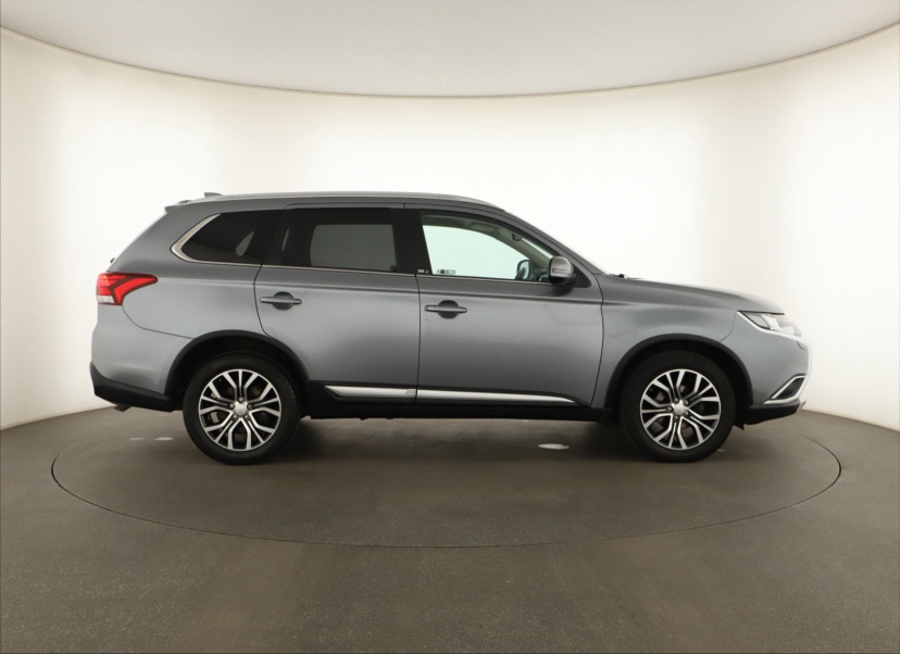 Mitsubishi Outlander, 2018