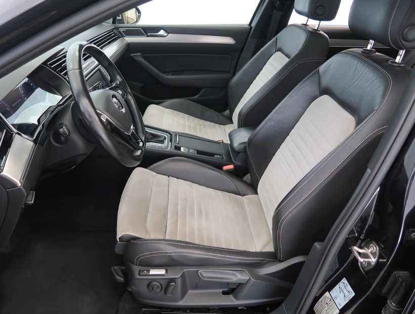 Volkswagen Passat, 2015