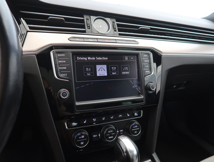 Volkswagen Passat, 2015
