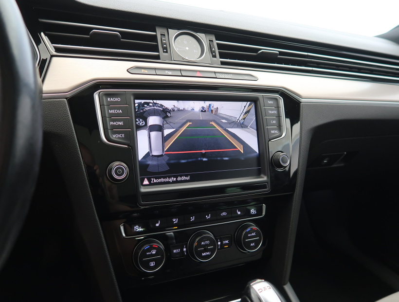 Volkswagen Passat, 2015