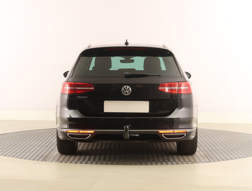 Volkswagen Passat, 2015