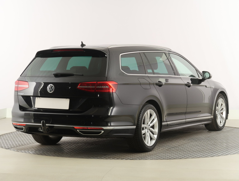 Volkswagen Passat, 2015