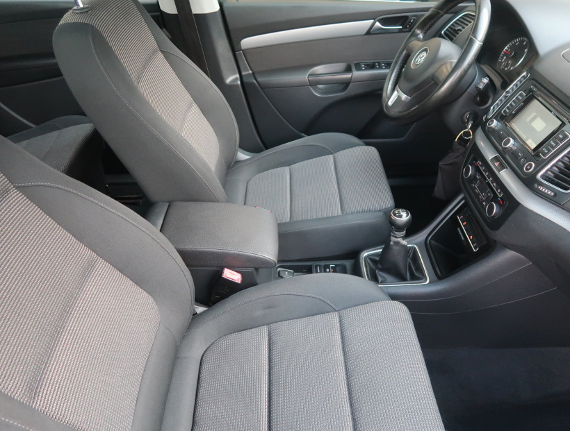 Volkswagen Sharan, 2011