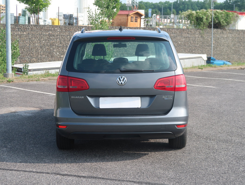 Volkswagen Sharan, 2011