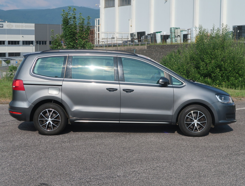 Volkswagen Sharan, 2011