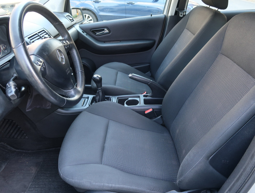 Mercedes-Benz A, 2011