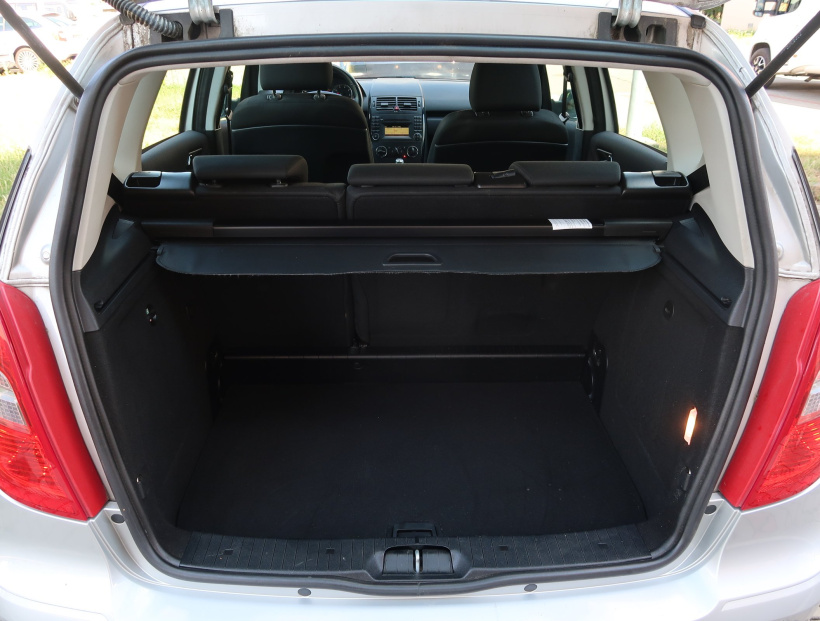 Mercedes-Benz A, 2011