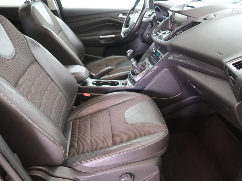 Ford Kuga, 2016