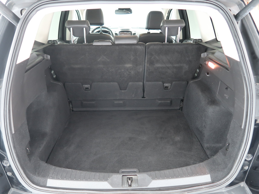 Ford Kuga, 2016