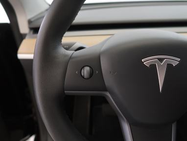 Tesla Model Y - 2023
