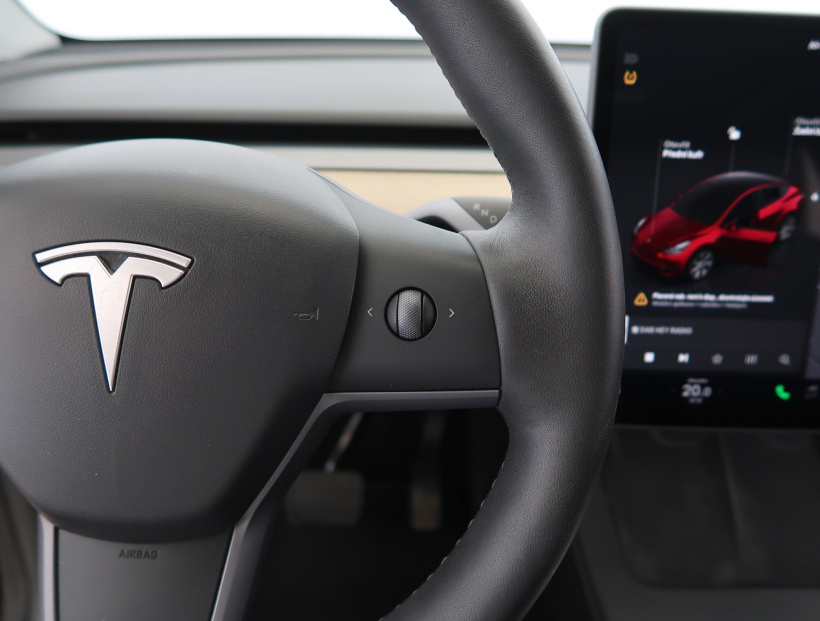 Tesla Model Y, 2023