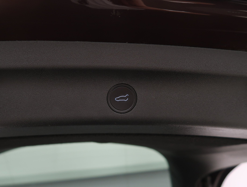 Tesla Model Y, 2023