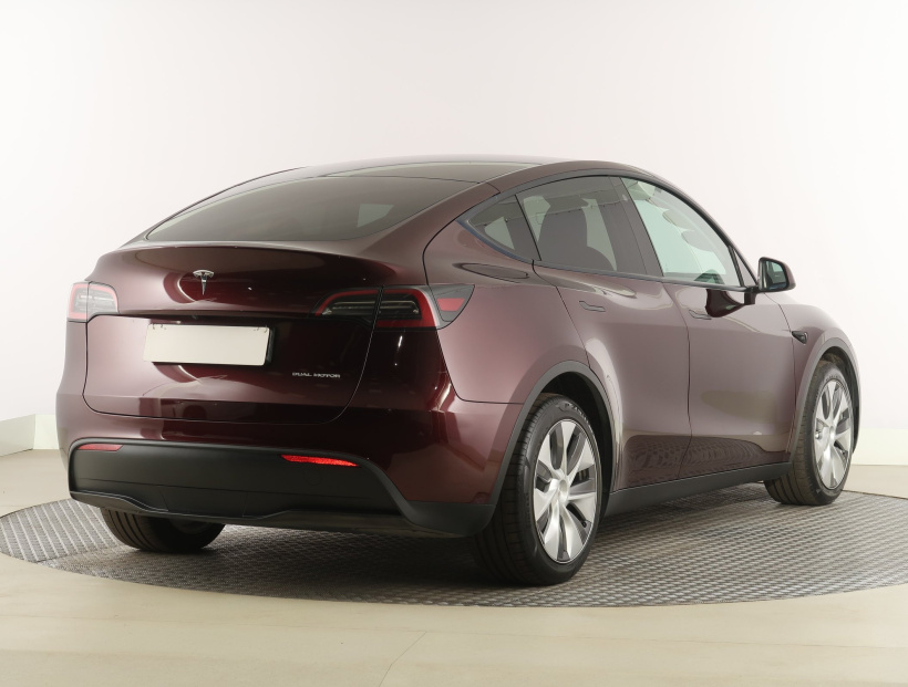 Tesla Model Y, 2023