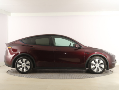 Tesla Model Y - 2023