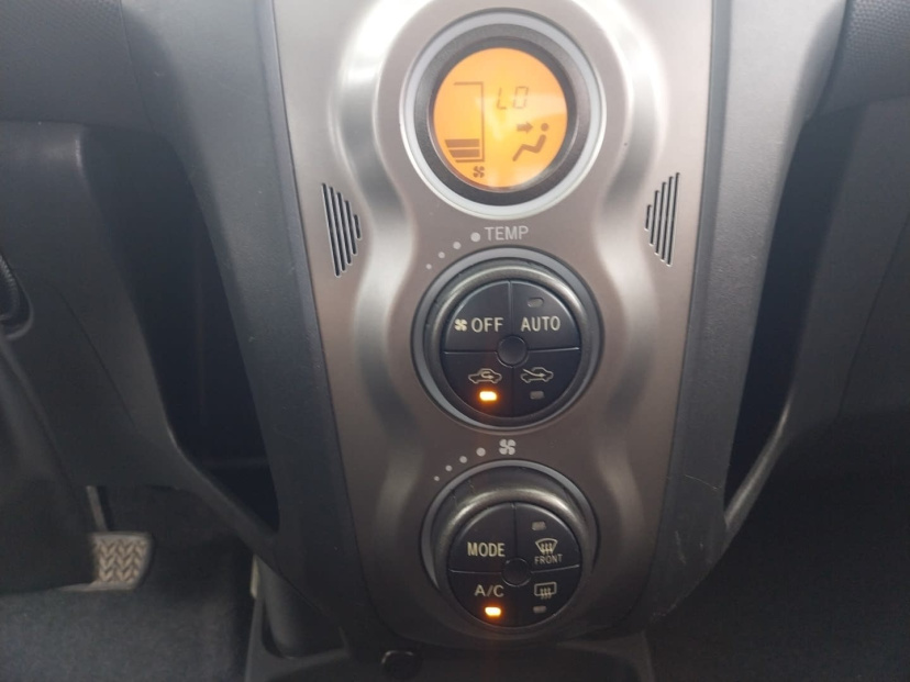 Toyota Yaris, 2011