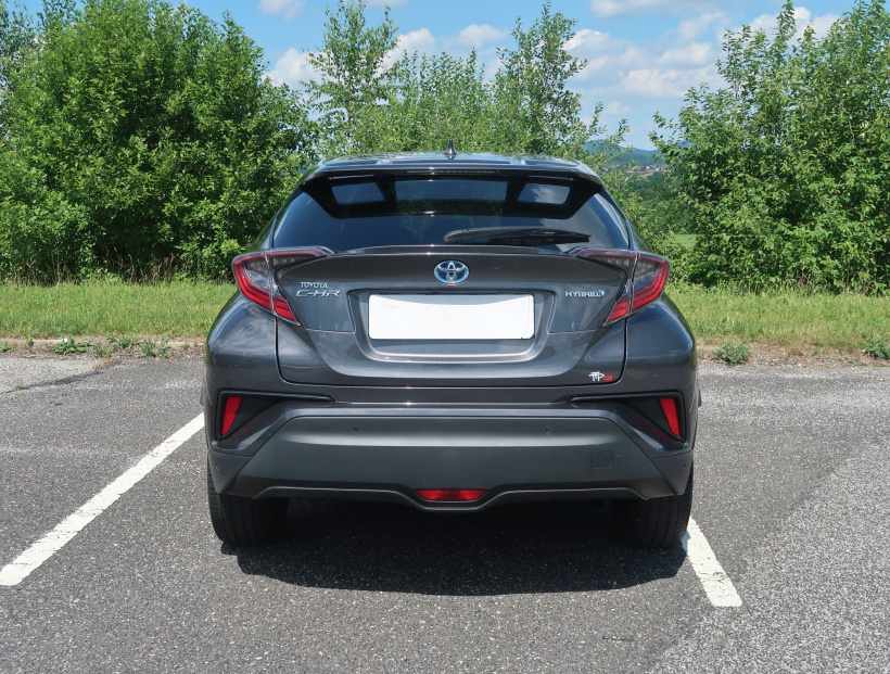 Toyota C-HR, 2018