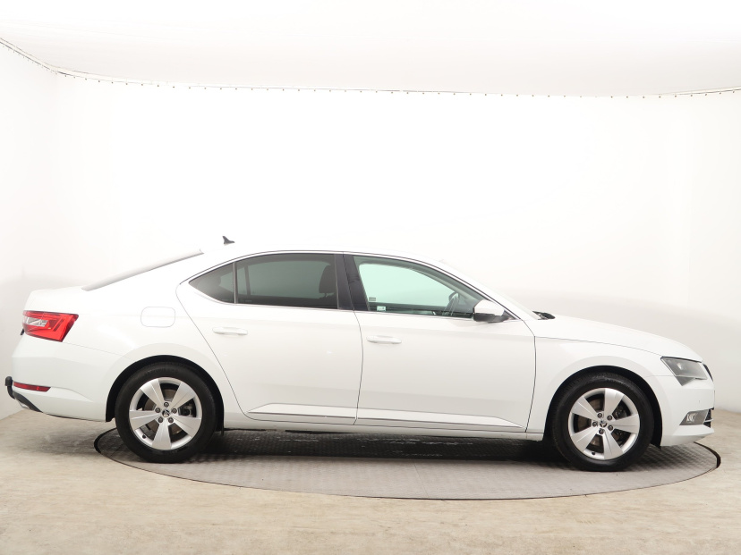 Škoda Superb, 2017