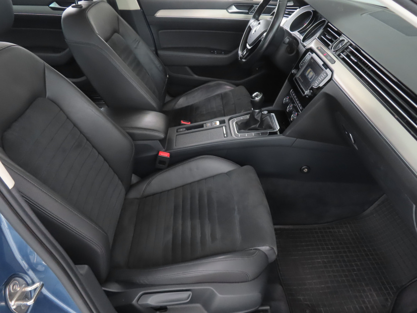 Volkswagen Passat, 2015