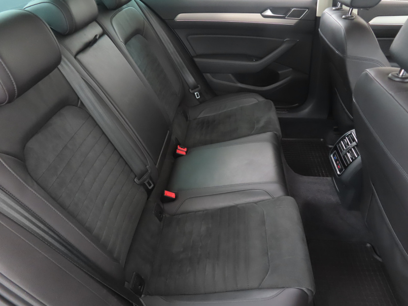 Volkswagen Passat, 2015