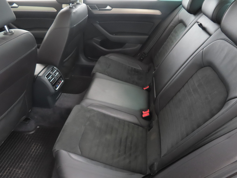 Volkswagen Passat, 2015