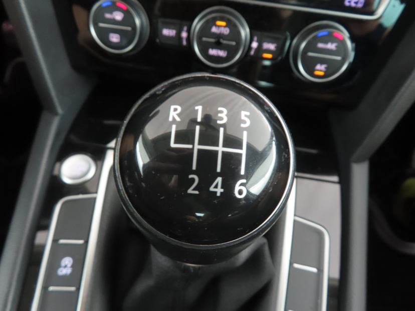 Volkswagen Passat, 2015
