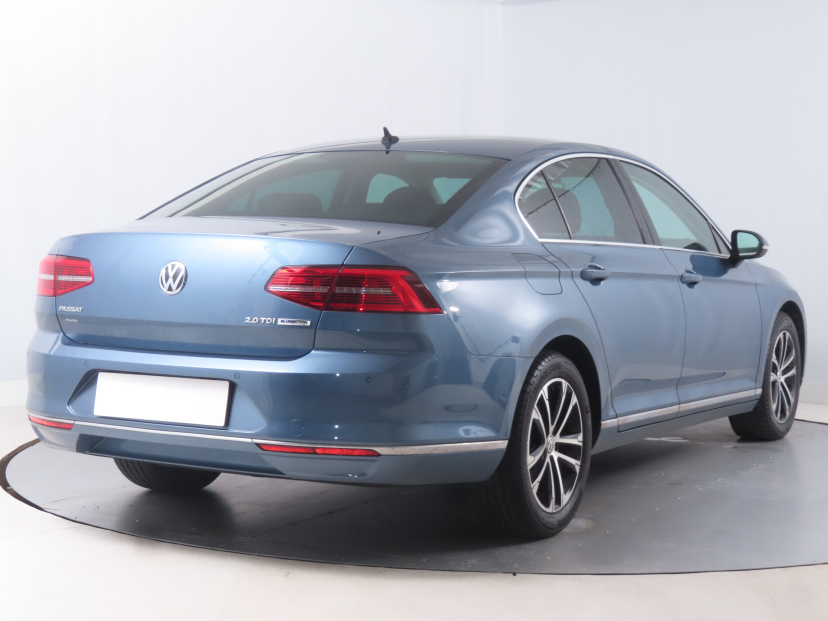 Volkswagen Passat, 2015