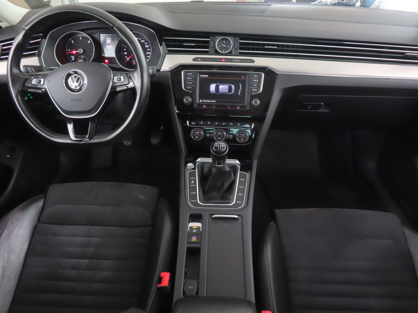 Volkswagen Passat, 2015