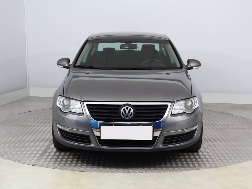 Volkswagen Passat, 2005