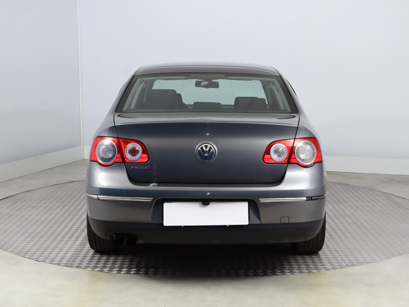 Volkswagen Passat, 2005