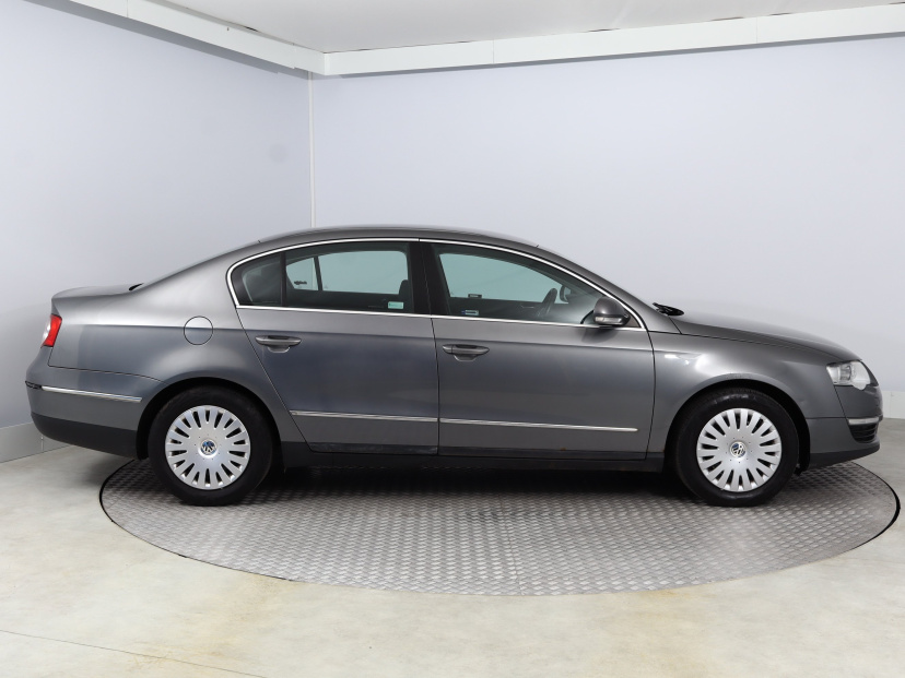 Volkswagen Passat, 2005