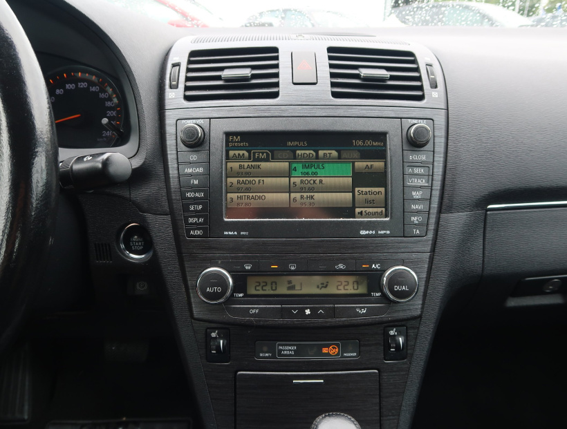 Toyota Avensis, 2011