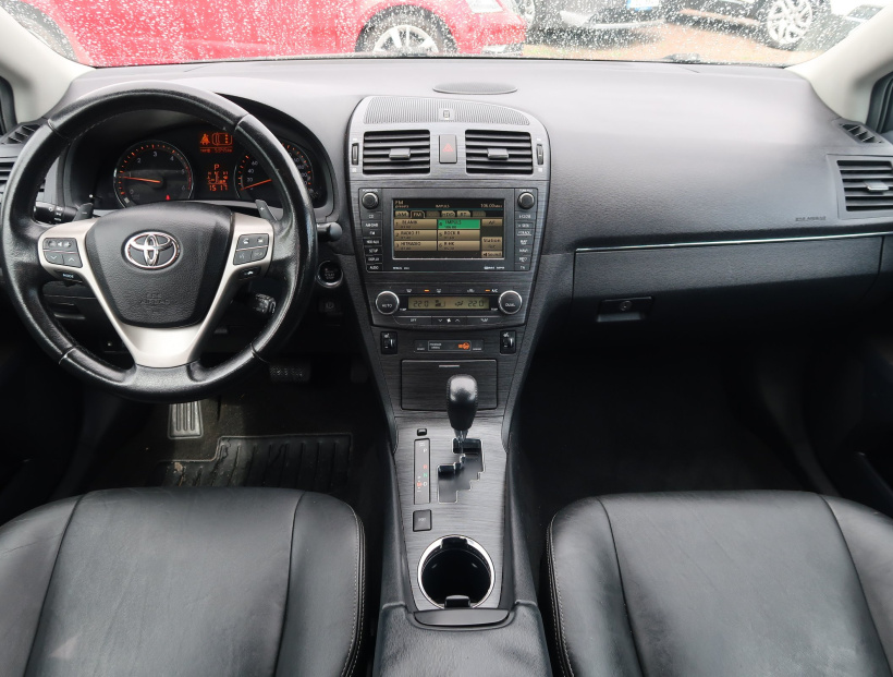 Toyota Avensis, 2011