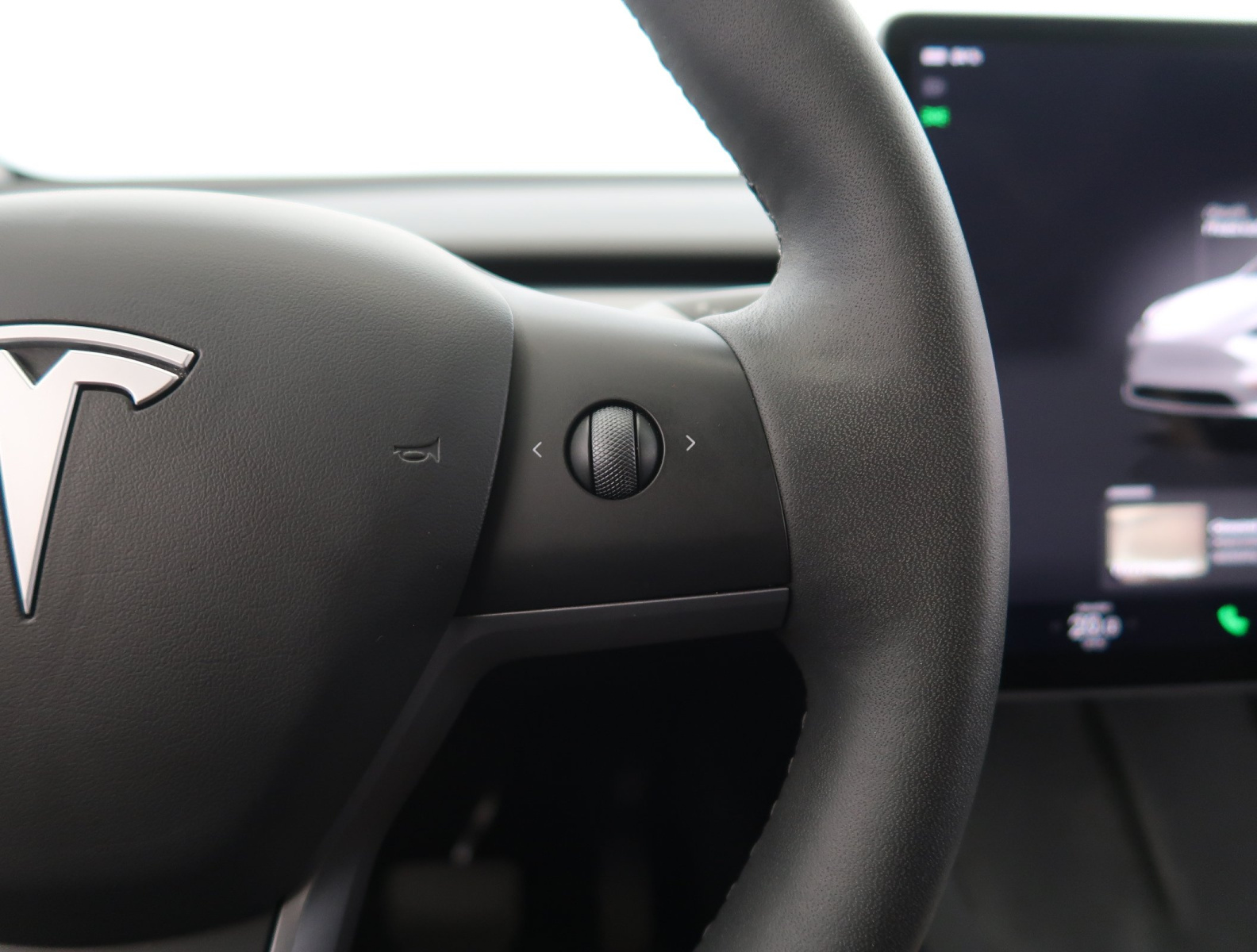 Tesla Model Y Standard Range – fotografie 22