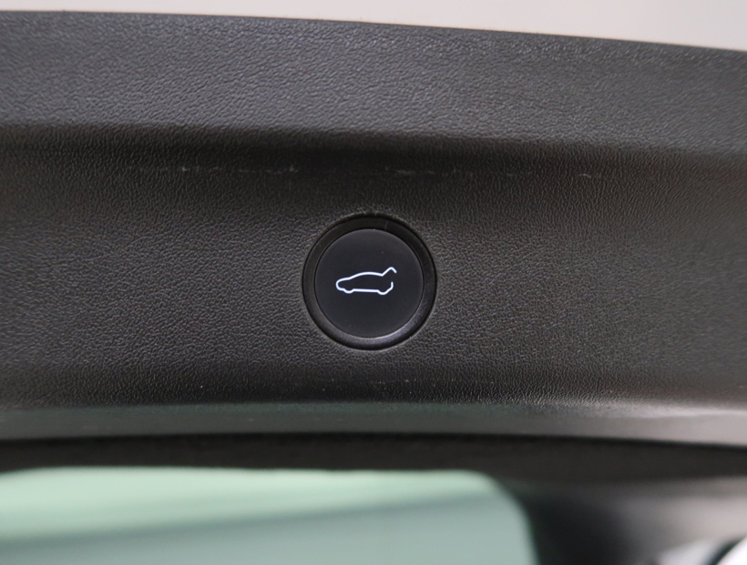 Tesla Model Y, 2023