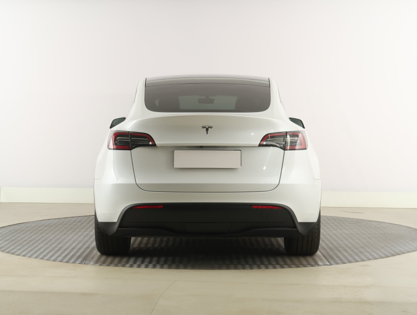 Tesla Model Y, 2023